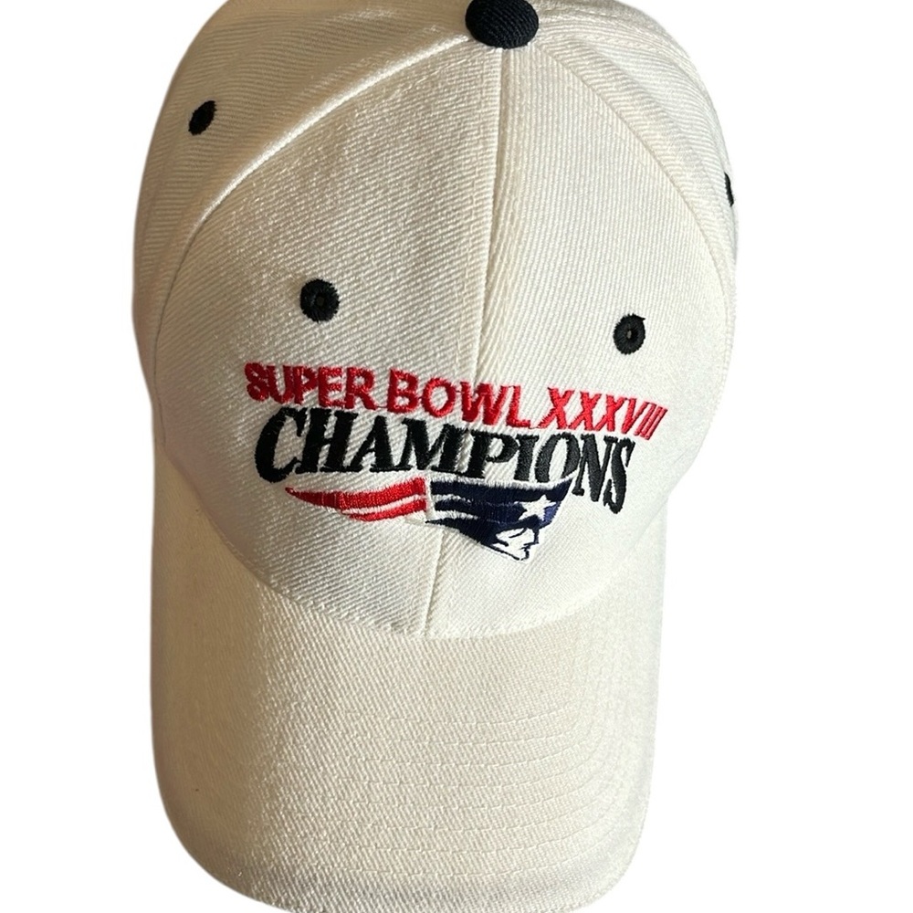 NEW ENGLAND PATRIOTS Super Bowl XXXVIII champions white baseball hat
